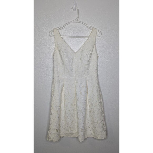 Trina Turk Ambros Embroidered Guipure Lace Fit Flare Dress in White Size 8 - Picture 2 of 11
